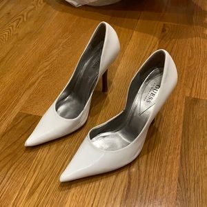 Guess By Marciano White Pointed Toe Pumps Size 8M